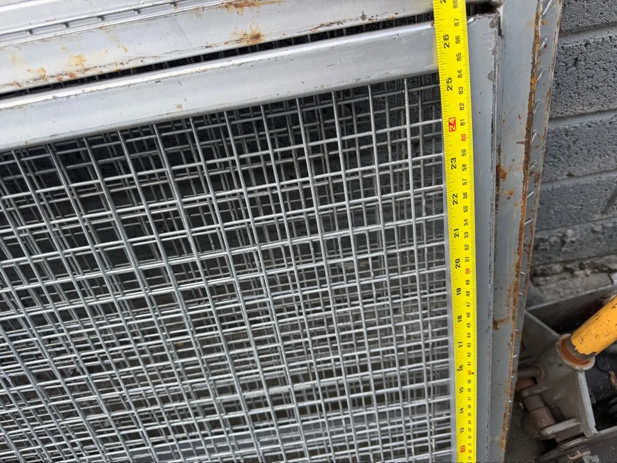 Side cages pickup - Image 3