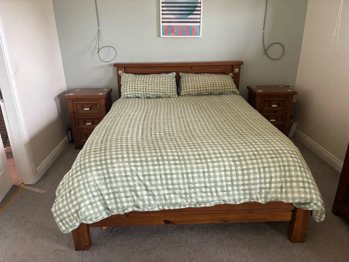 Bedroom furniture - Image 3