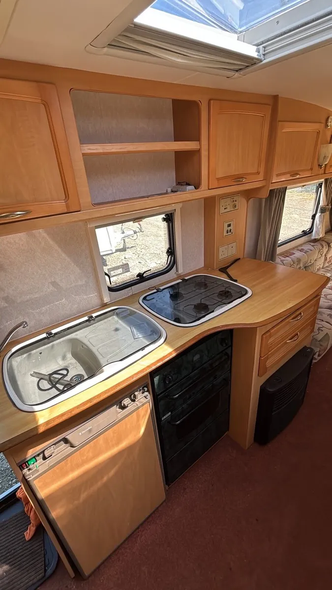 Caravan - Image 4