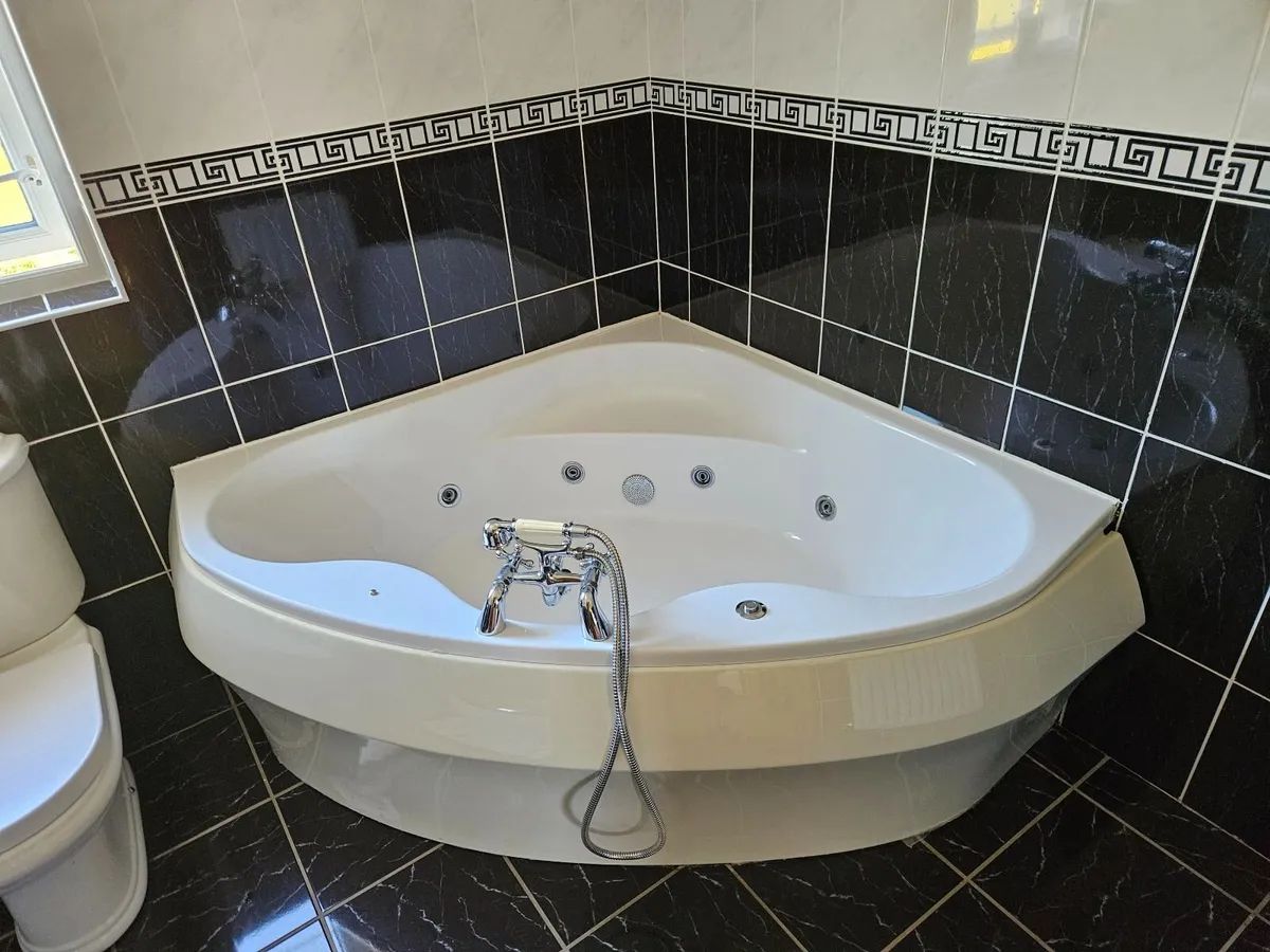 Jacuzzi bath