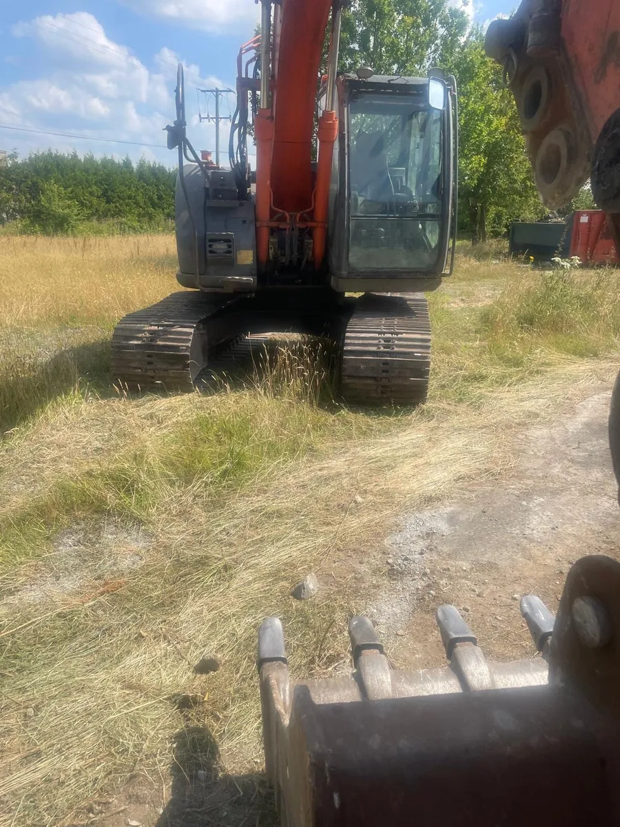 Hitachi zaxis 135 - Image 2
