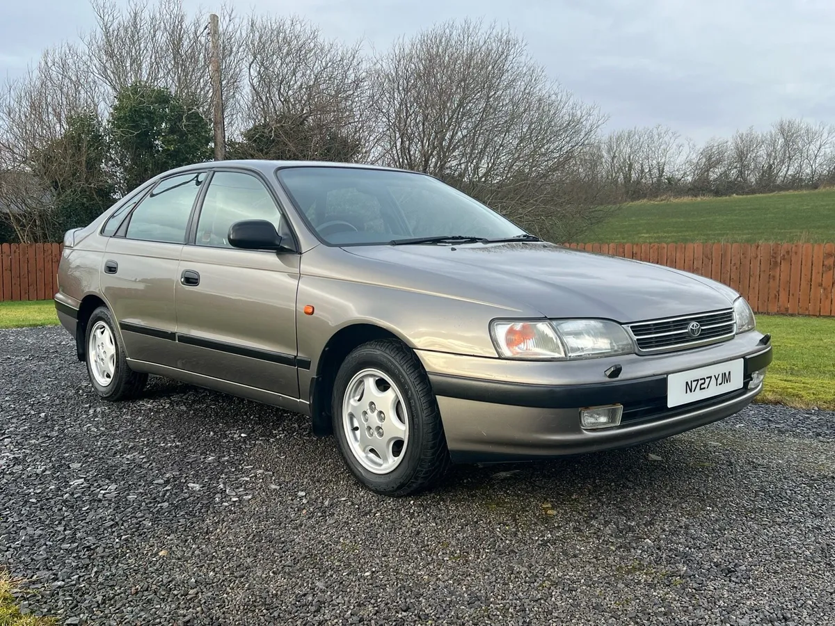 Toyota Carina e 2.0 Executive - Image 1