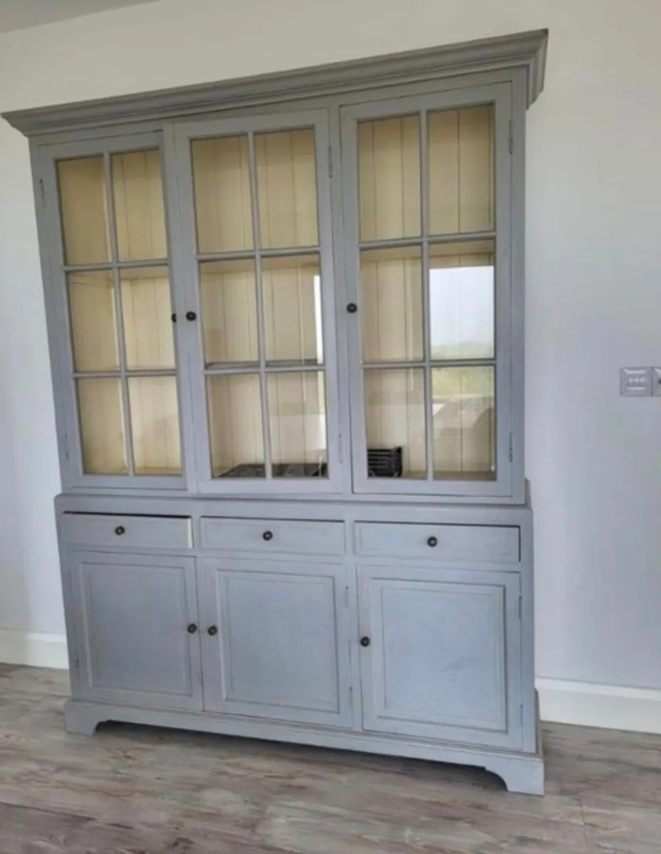 Kitchen dresser