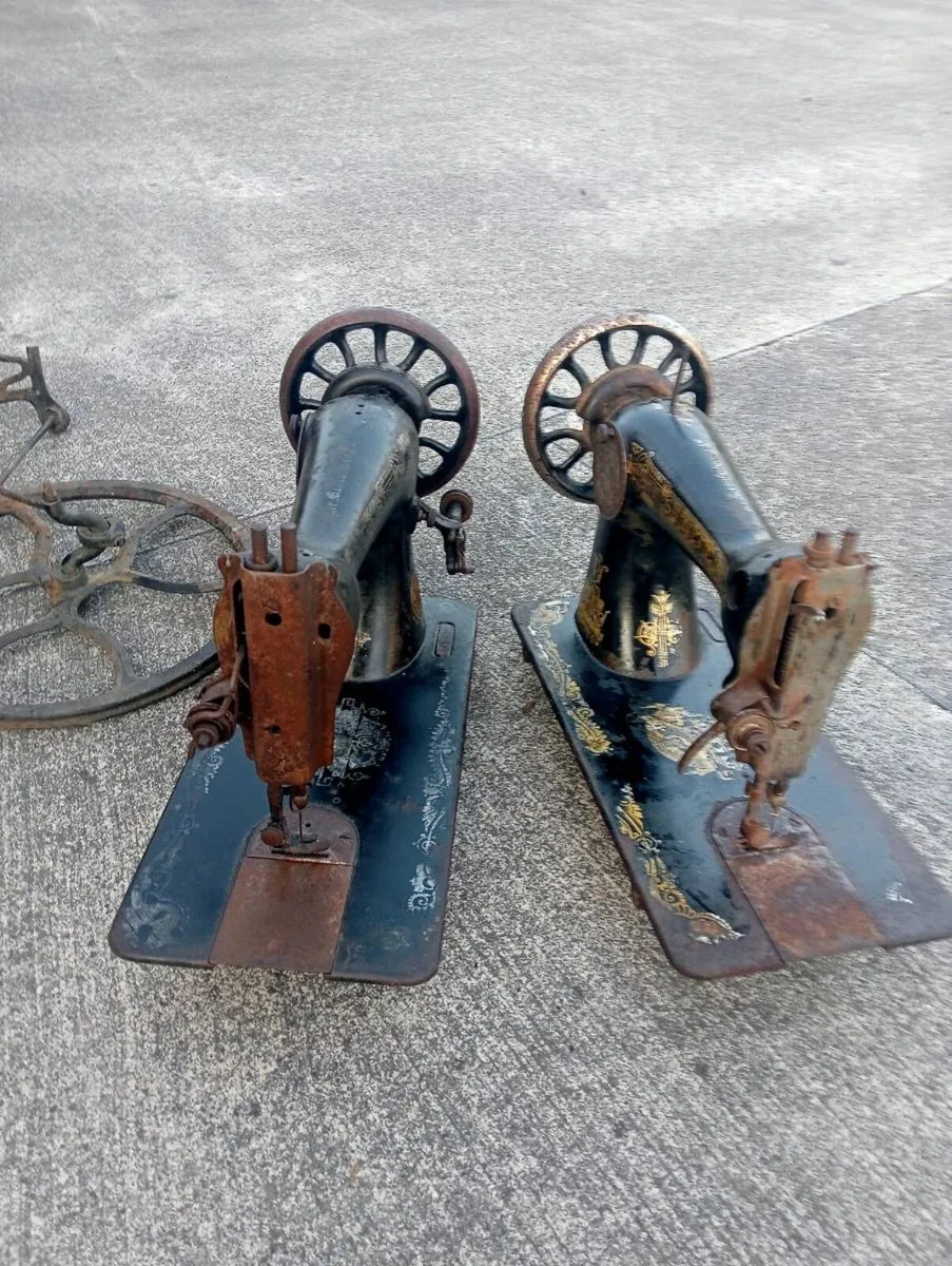 Singer sowing machine - Image 3