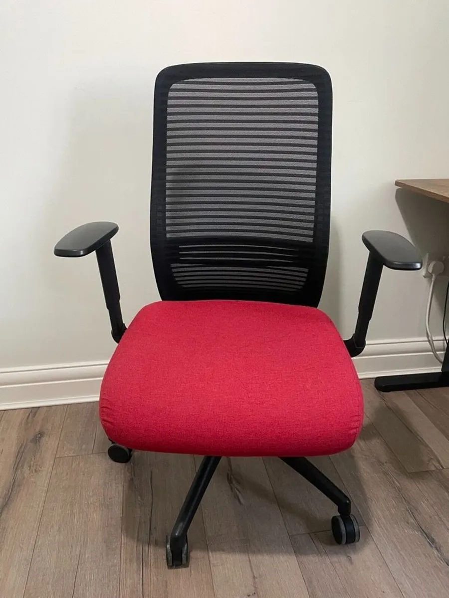 Office chair - Image 1