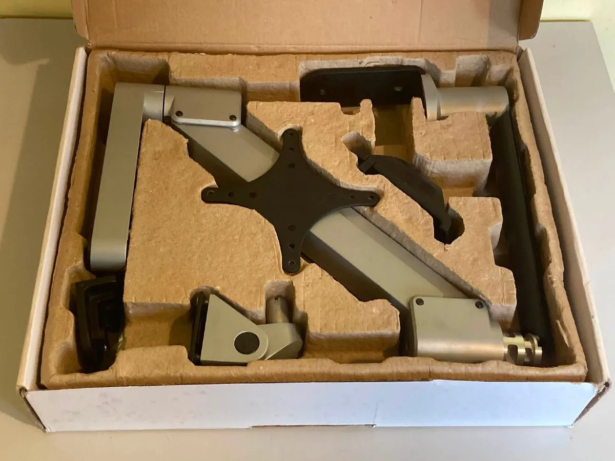 Vogel's PFD 8543 Premium Adjustable Monitor Arm - Image 2