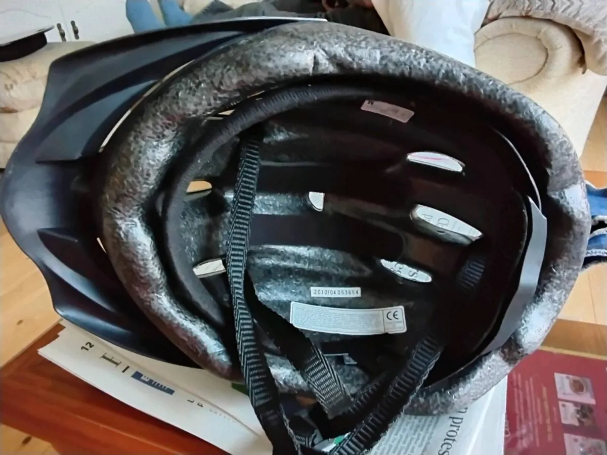 Cycle helmet (ladies) - Image 2