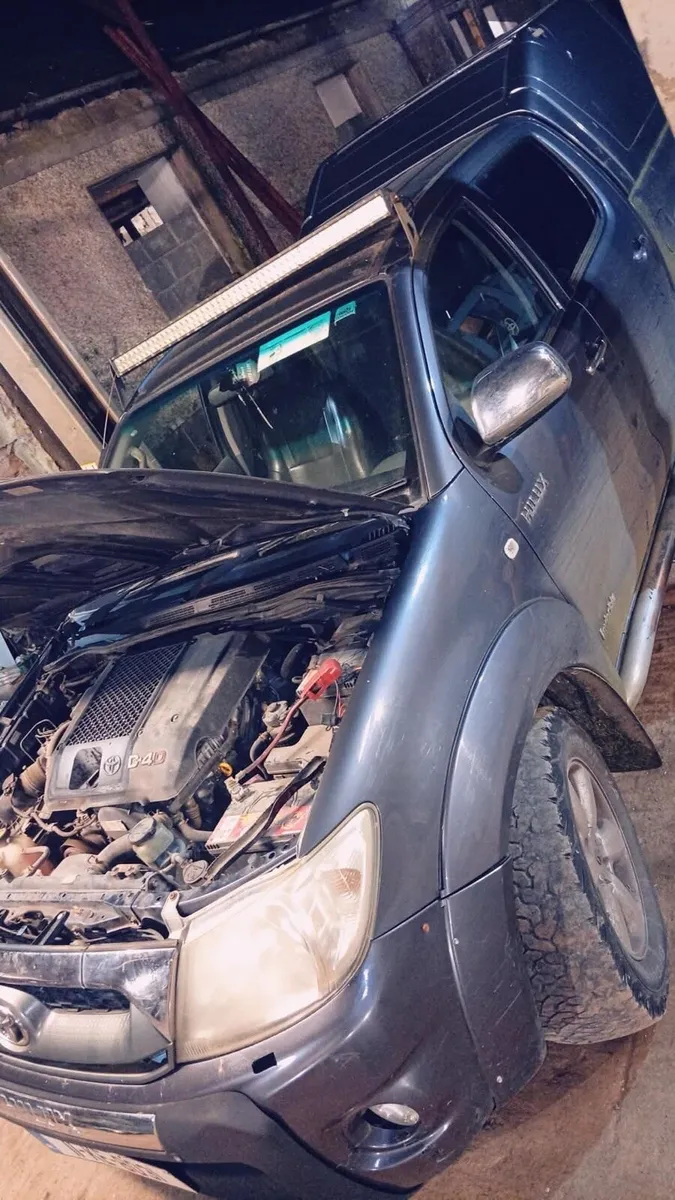 Toyota Hilux parts 3.0 d4d for breaking all parts - Image 1