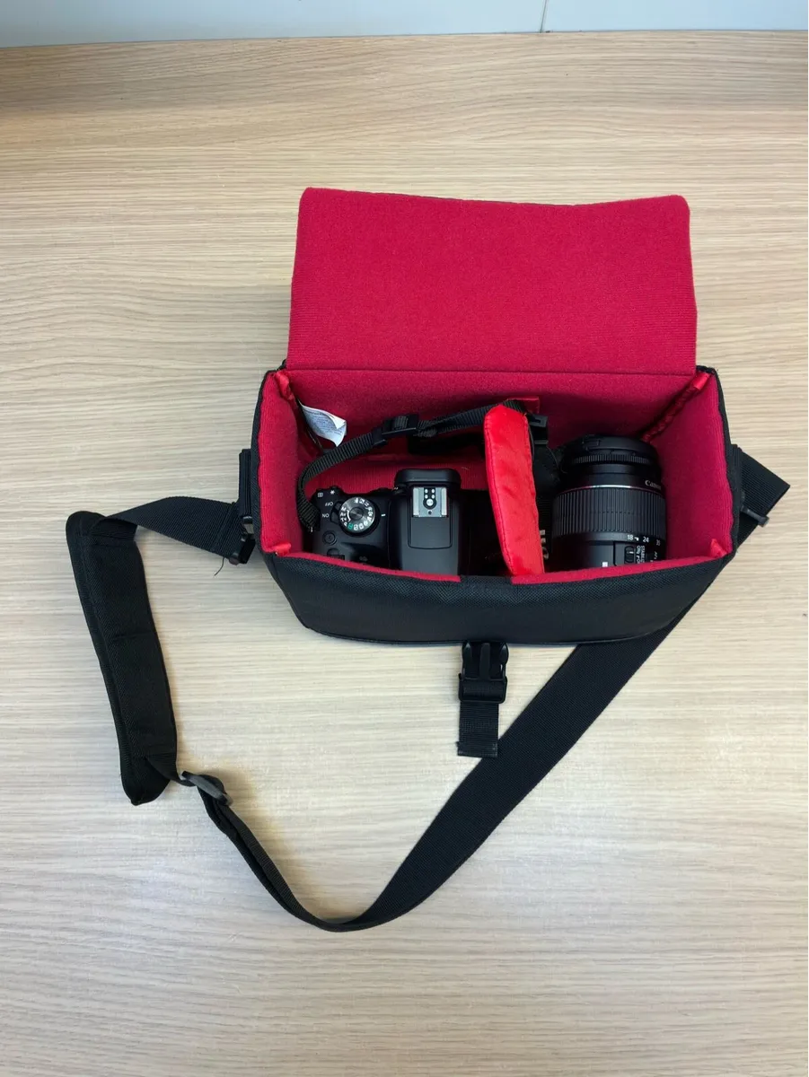 Canon EOS 2000D DSLR Camera Kit - Image 1