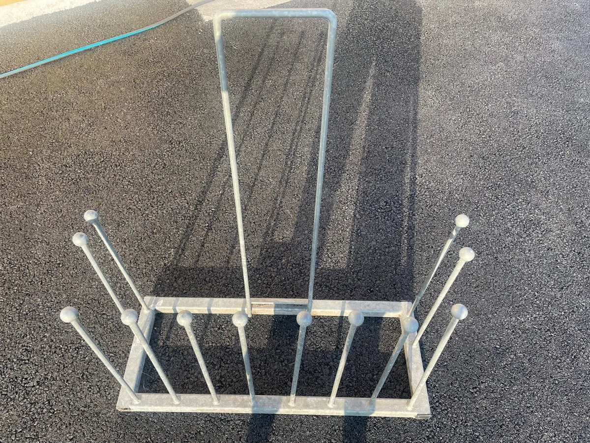 Wellie Stand - Image 2
