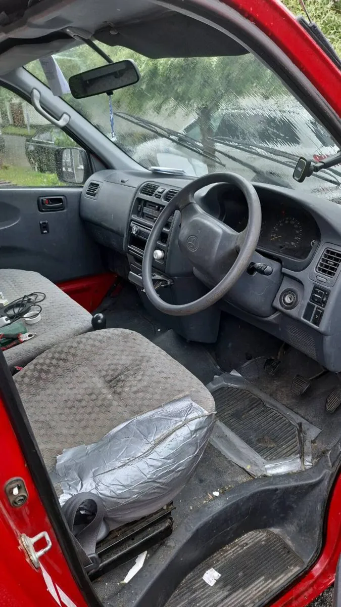 Toyota Hiace D4D - Image 4