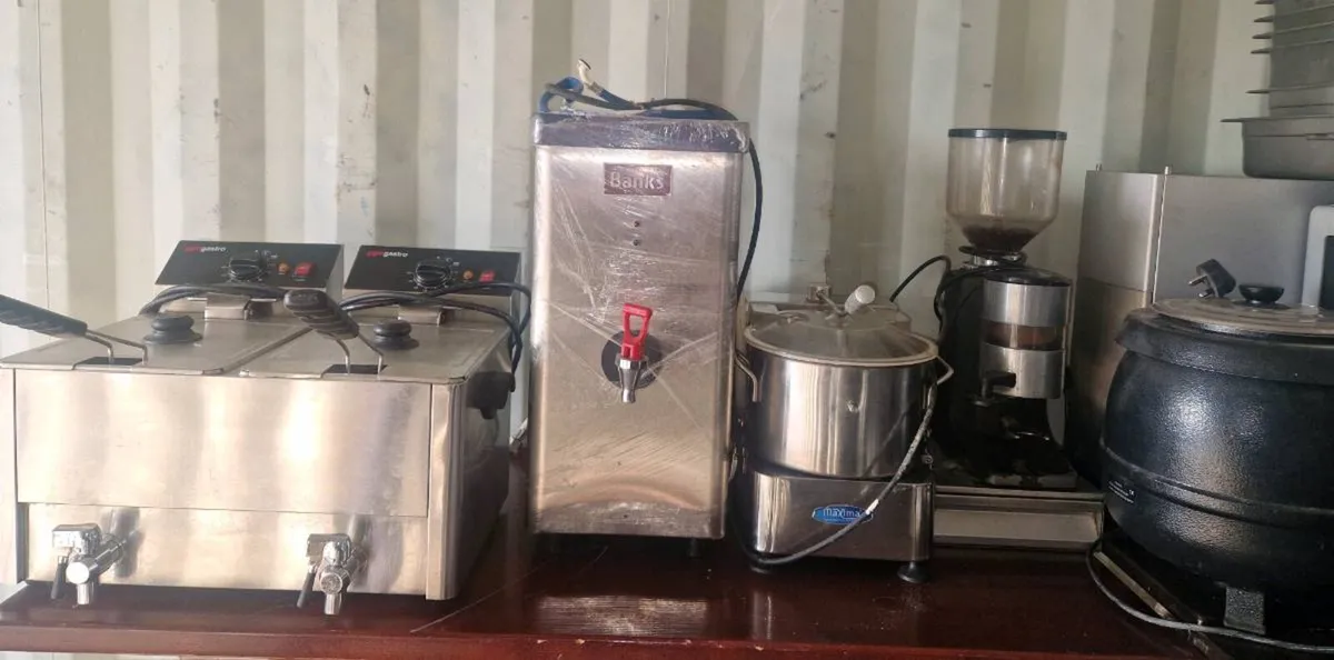 Commercial kitchen equipment - Image 1