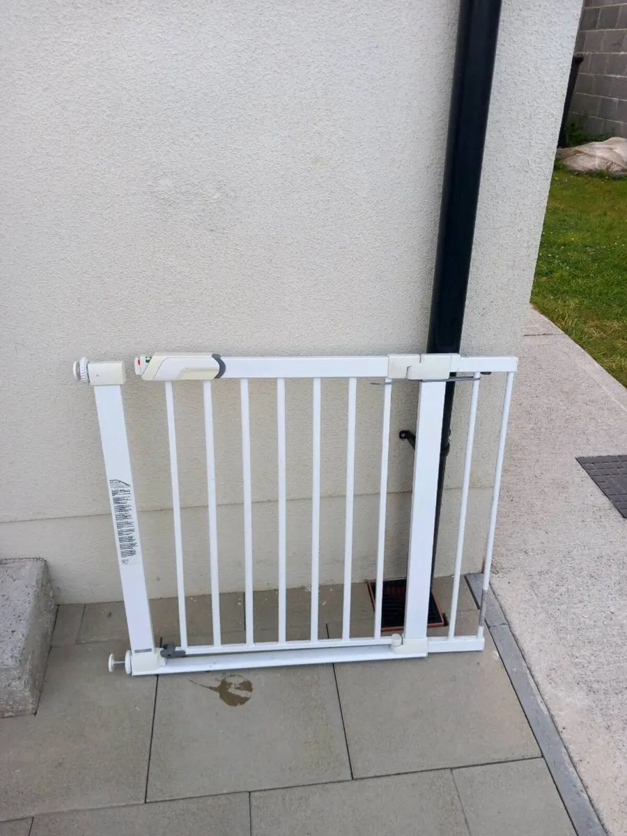 Child safety gate