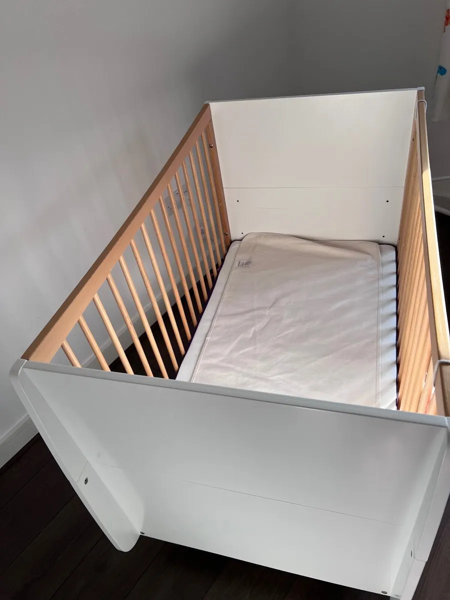 SnuzKot Skandi Cot Bed - Excellent Condition - Image 2