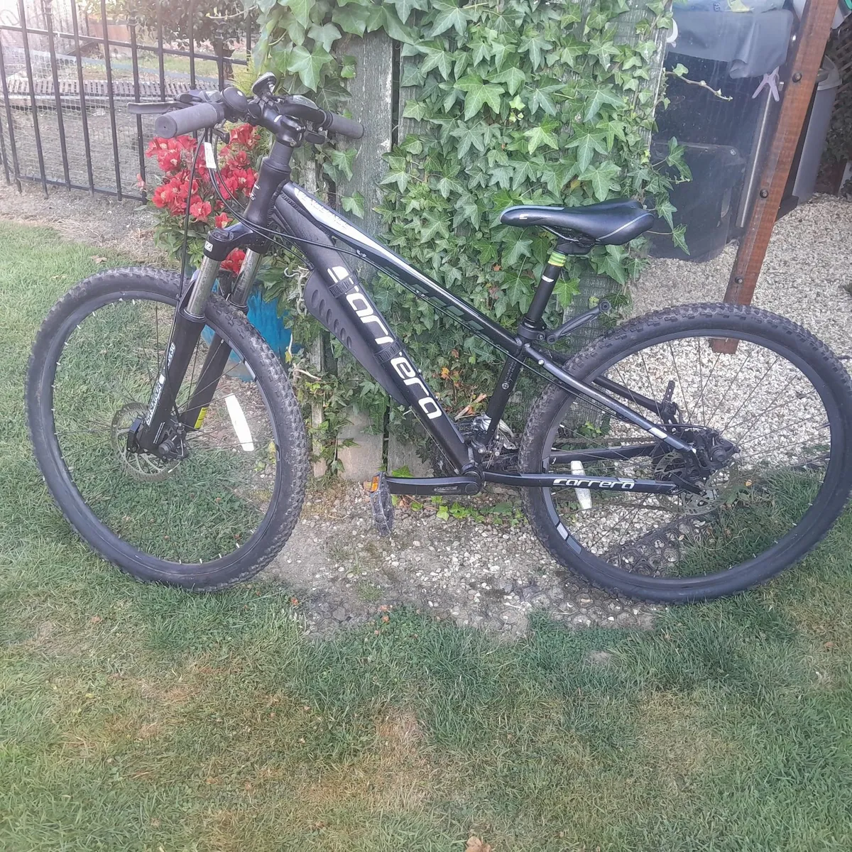 Carrera Vengeance Junior Mountain bike  26 inch - Image 1