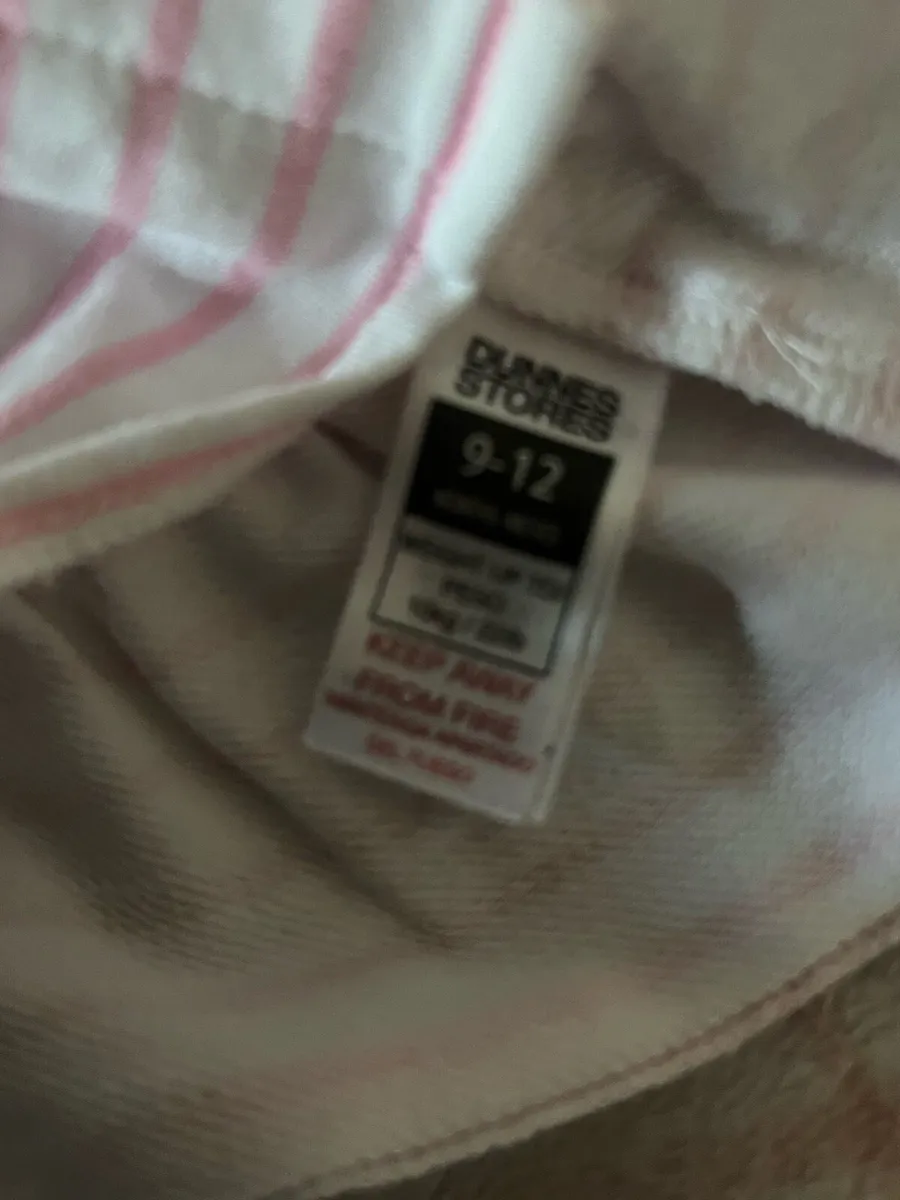 Girls never worn suit 9/12 mths €4 - Image 3