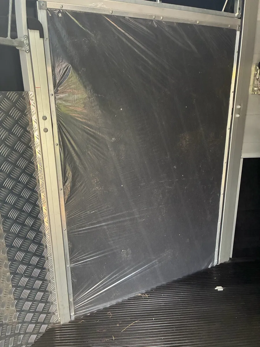 Horse box - Image 3