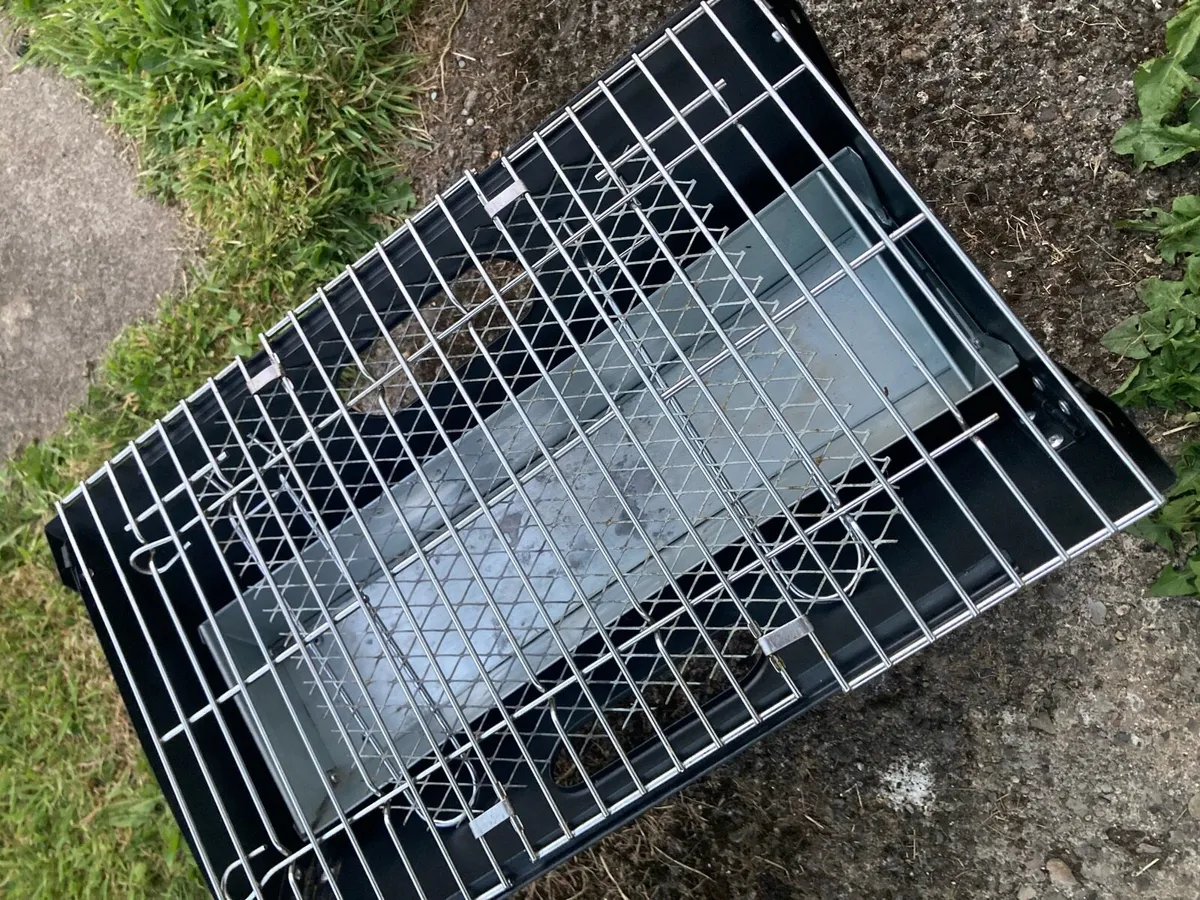Foldable BBQ grill + 3 trays of instant BBQ + coal - Image 2
