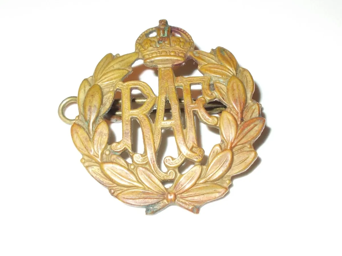 R.A.F. badge - Image 1