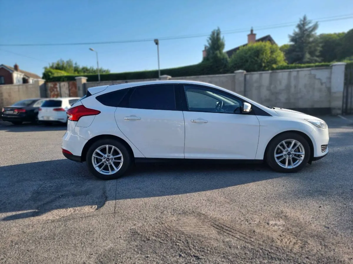 Ford focus low mileage - Image 2
