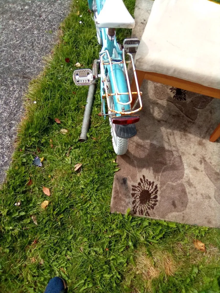 Child's.  Bike - Image 1