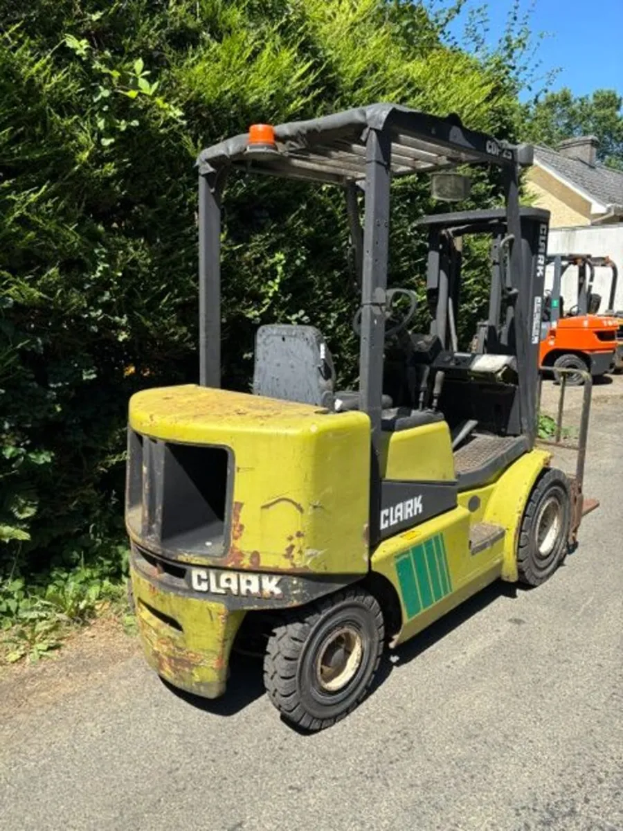 Clark Diesel Forklift - Image 2