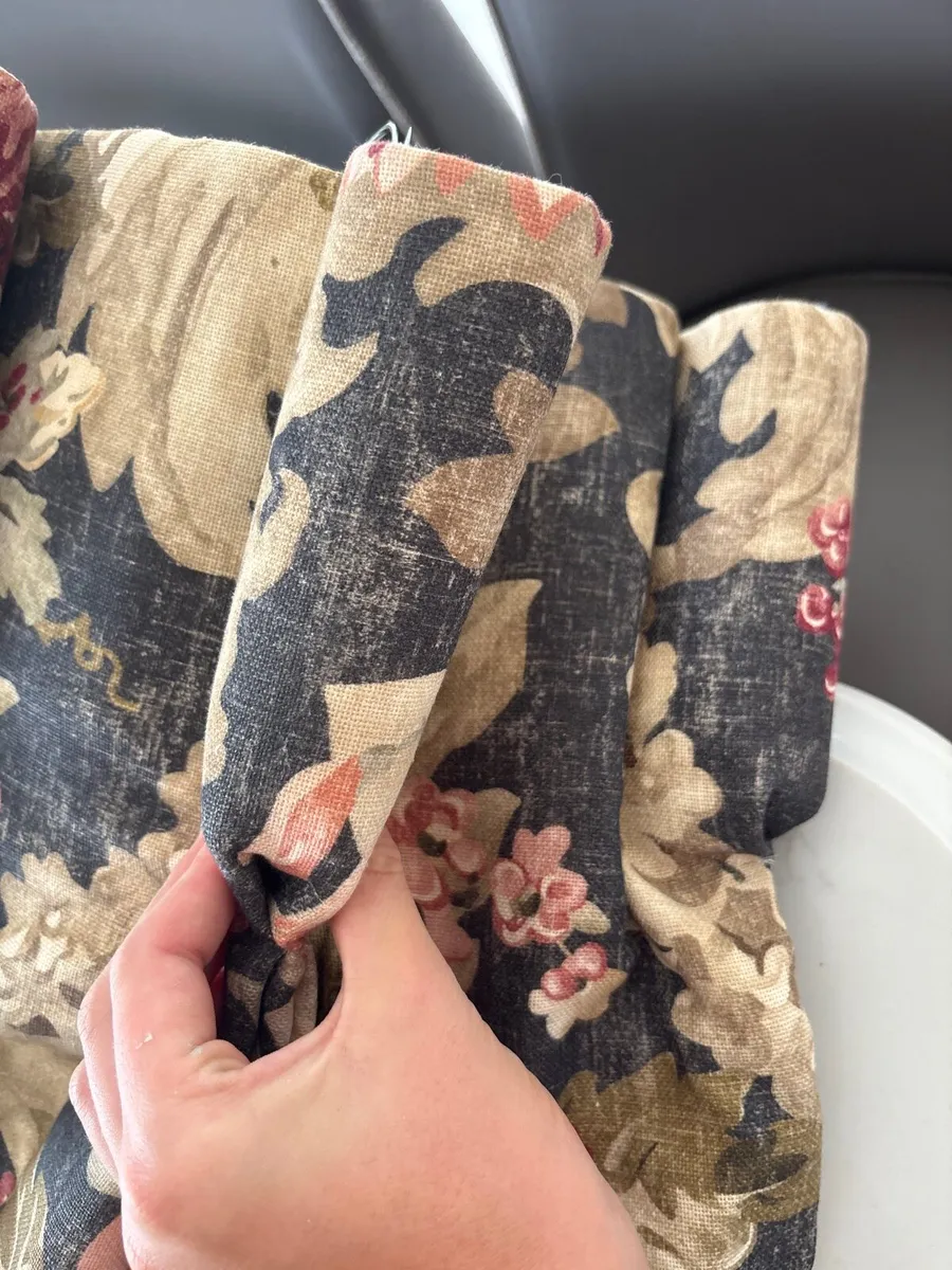 Curtains - Image 2