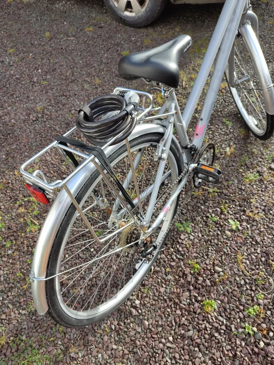 Raleigh Activ Oakland Hybrid Bike - Image 4