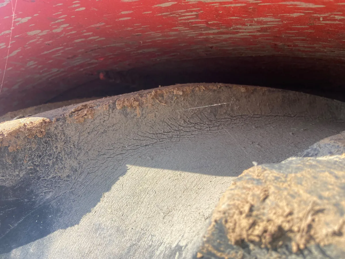 Slurry tank (in need of repair) - Image 4