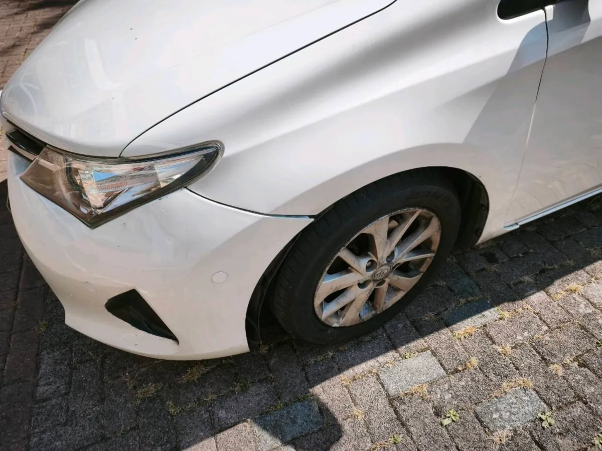 Toyota Corolla Auto - Image 4
