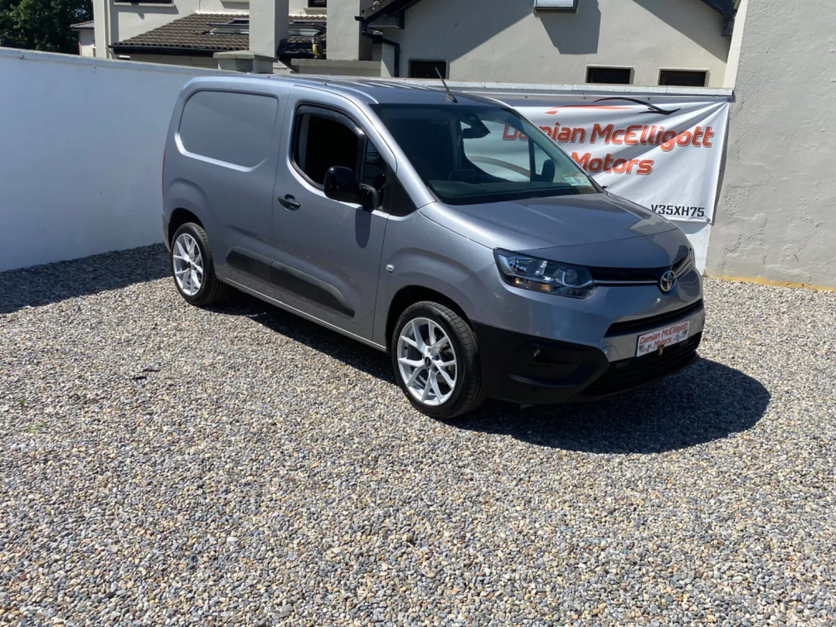 2024Toyota Proace City - Image 1