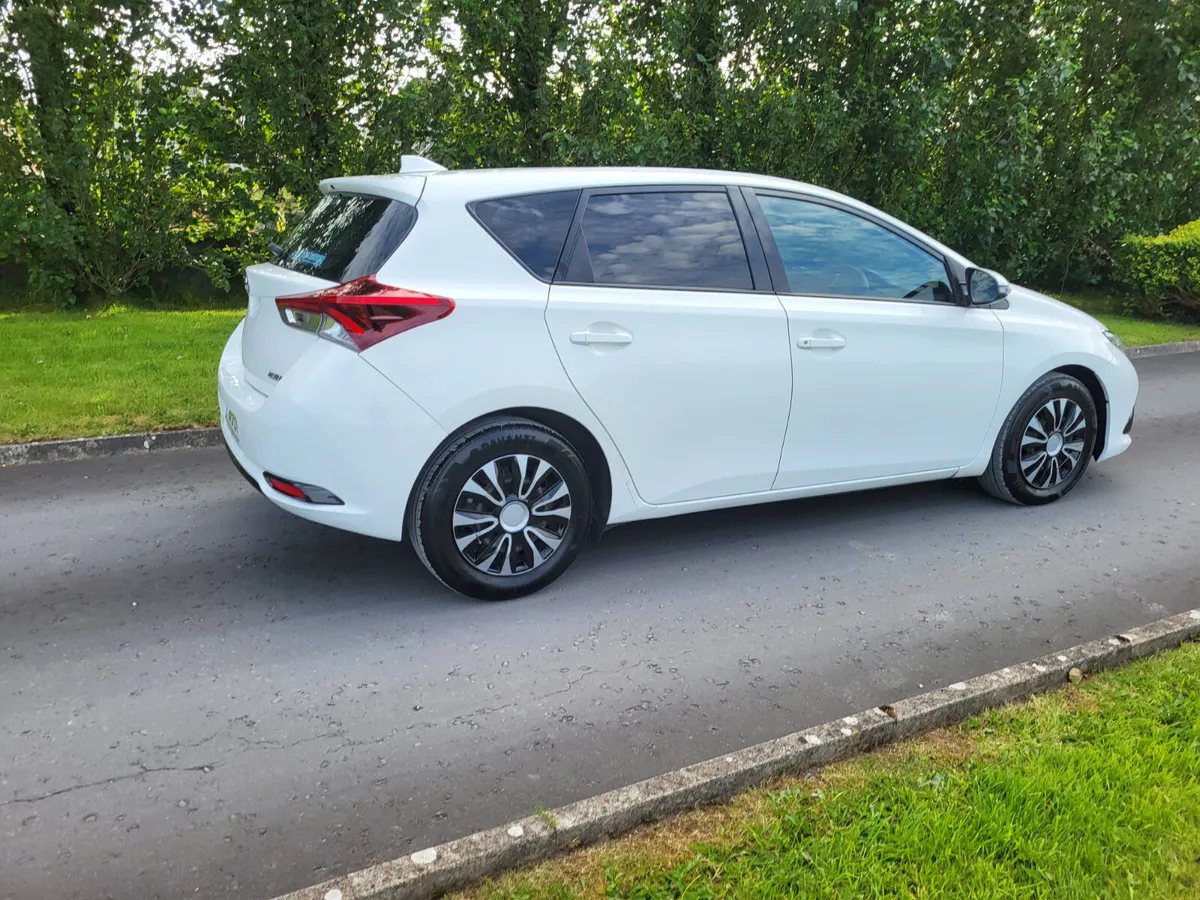 Toyota Auris 1.4 Diesel  NEW DOE - Image 2
