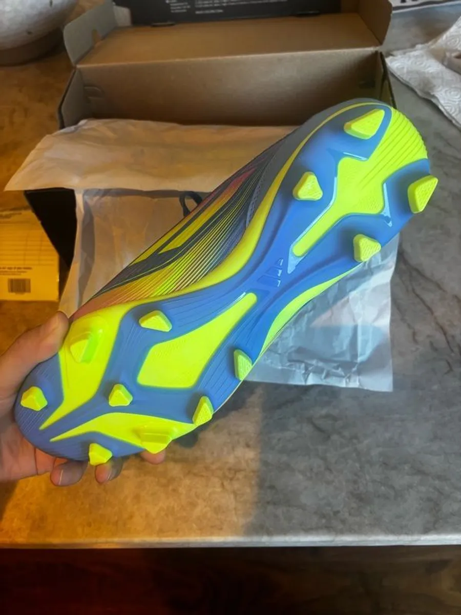 Adidas Football boots - Image 4
