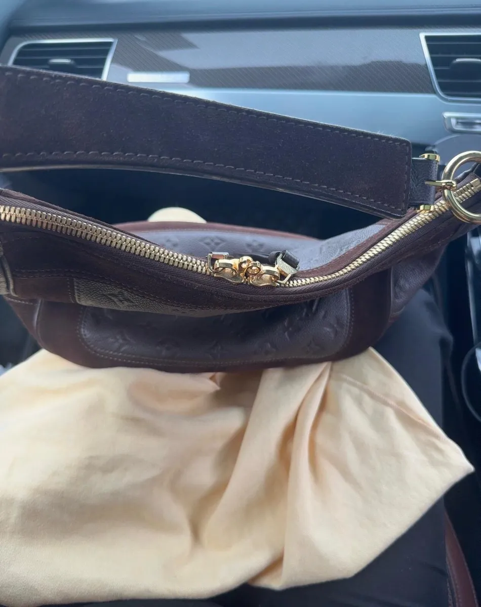 Louise Vuitton - Image 4