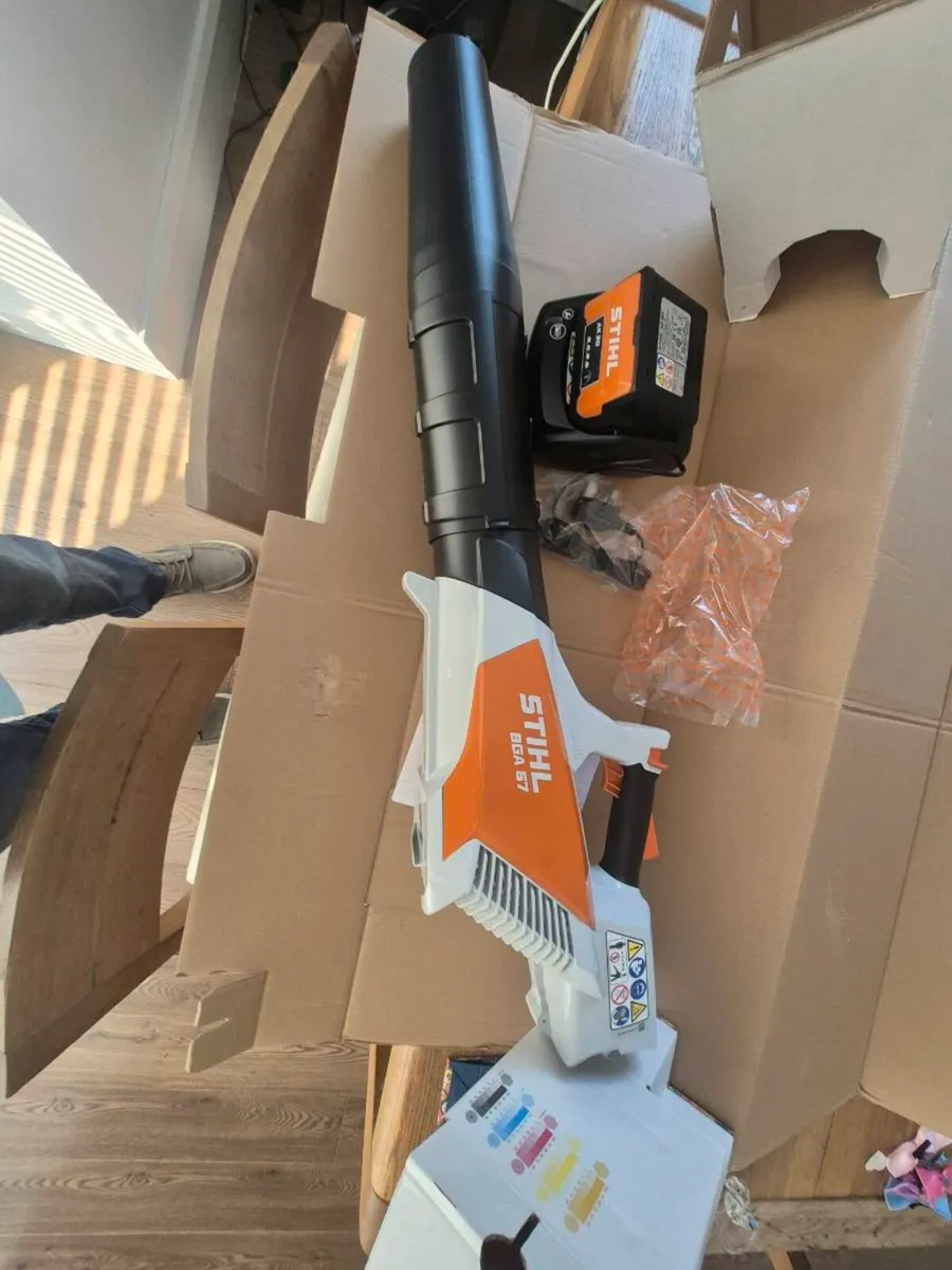 Stihl Leaf Blower - cordless. - Image 4