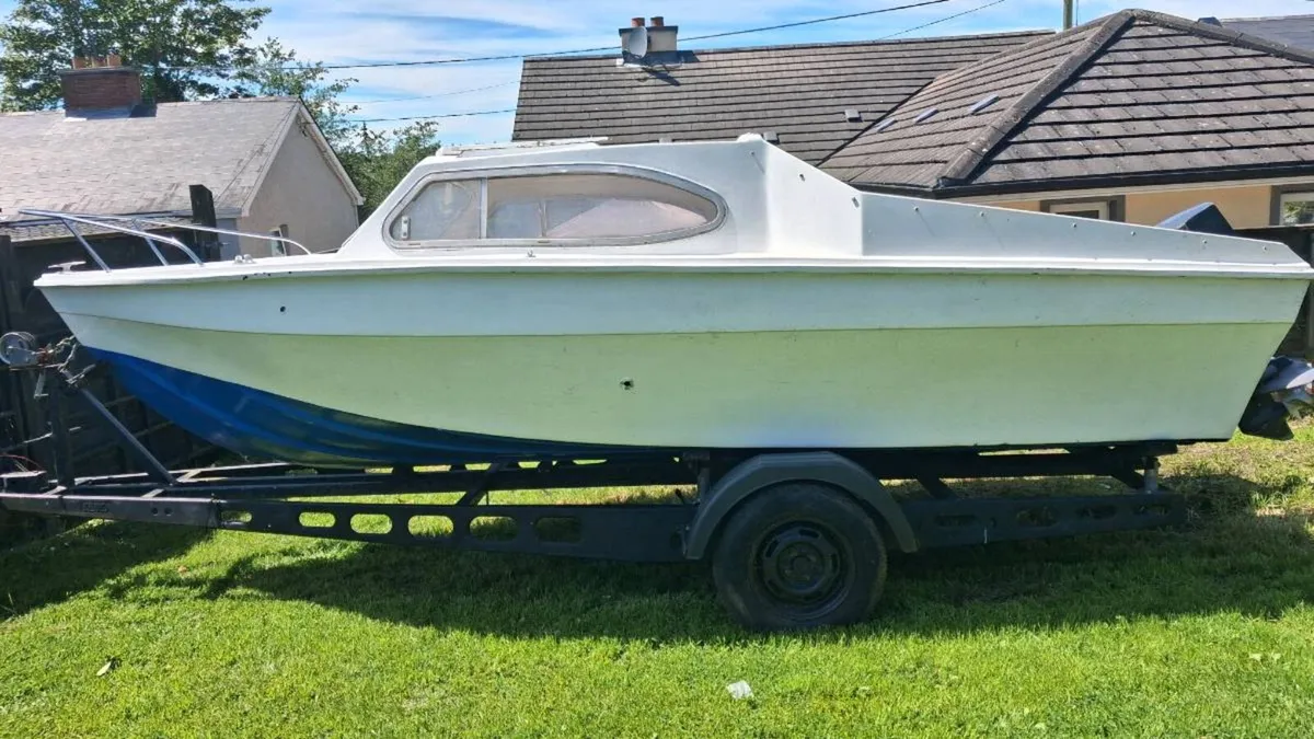 16ft boat with cabin - Image 1