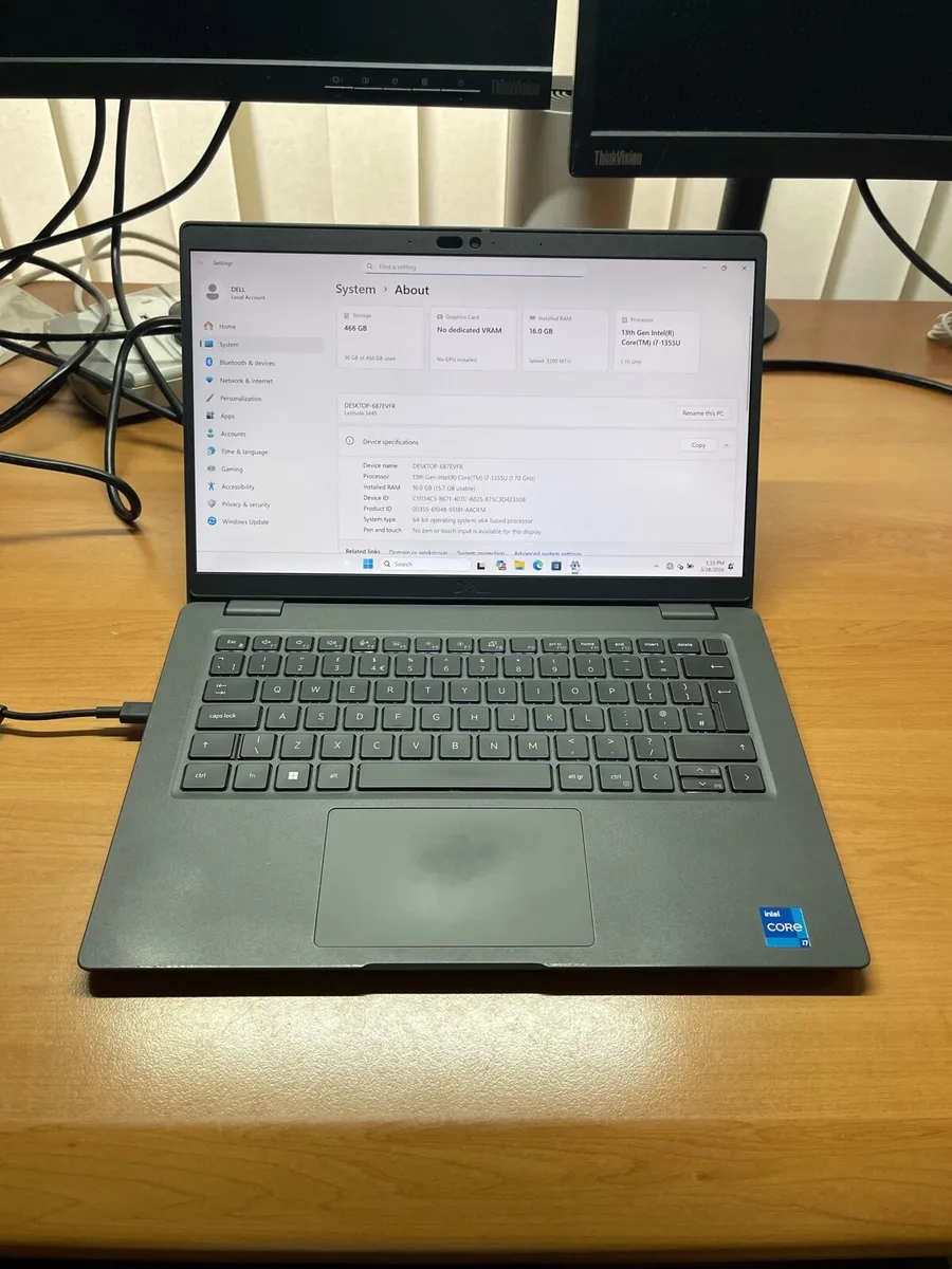 Dell laptop i7 pro 16/512 Windows 11 - Image 1