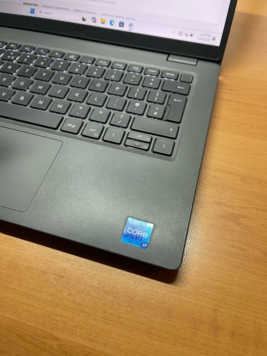Dell laptop i7 pro 16/512 Windows 11 - Image 2