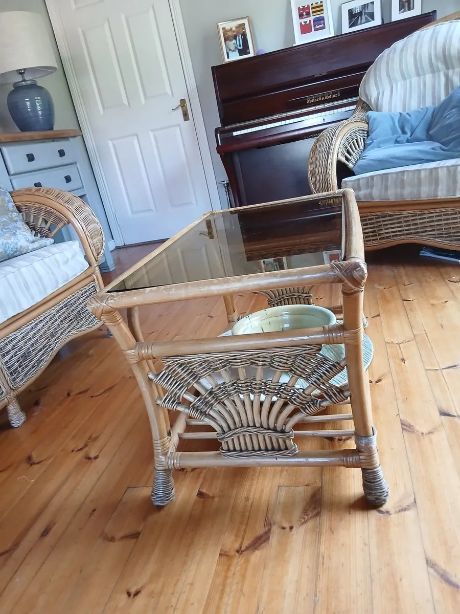 Wicker suite of furniture - Image 2