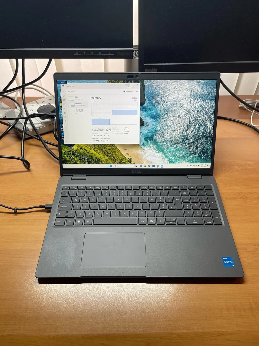 Dell laptop i7 pro 13gen 16/512 win 11 pro - Image 1
