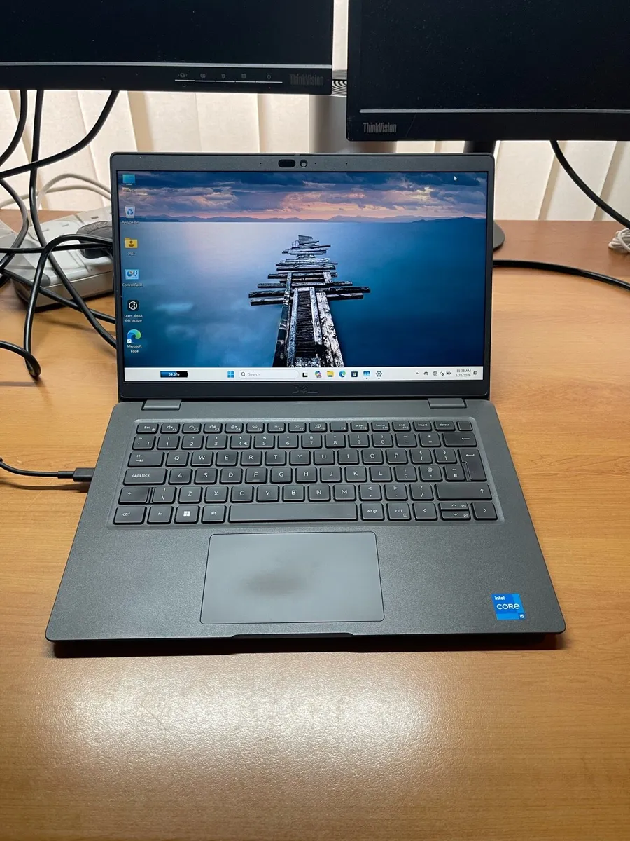Dell laptop i5 pro 13gen 16/256 win 11 pro - Image 1