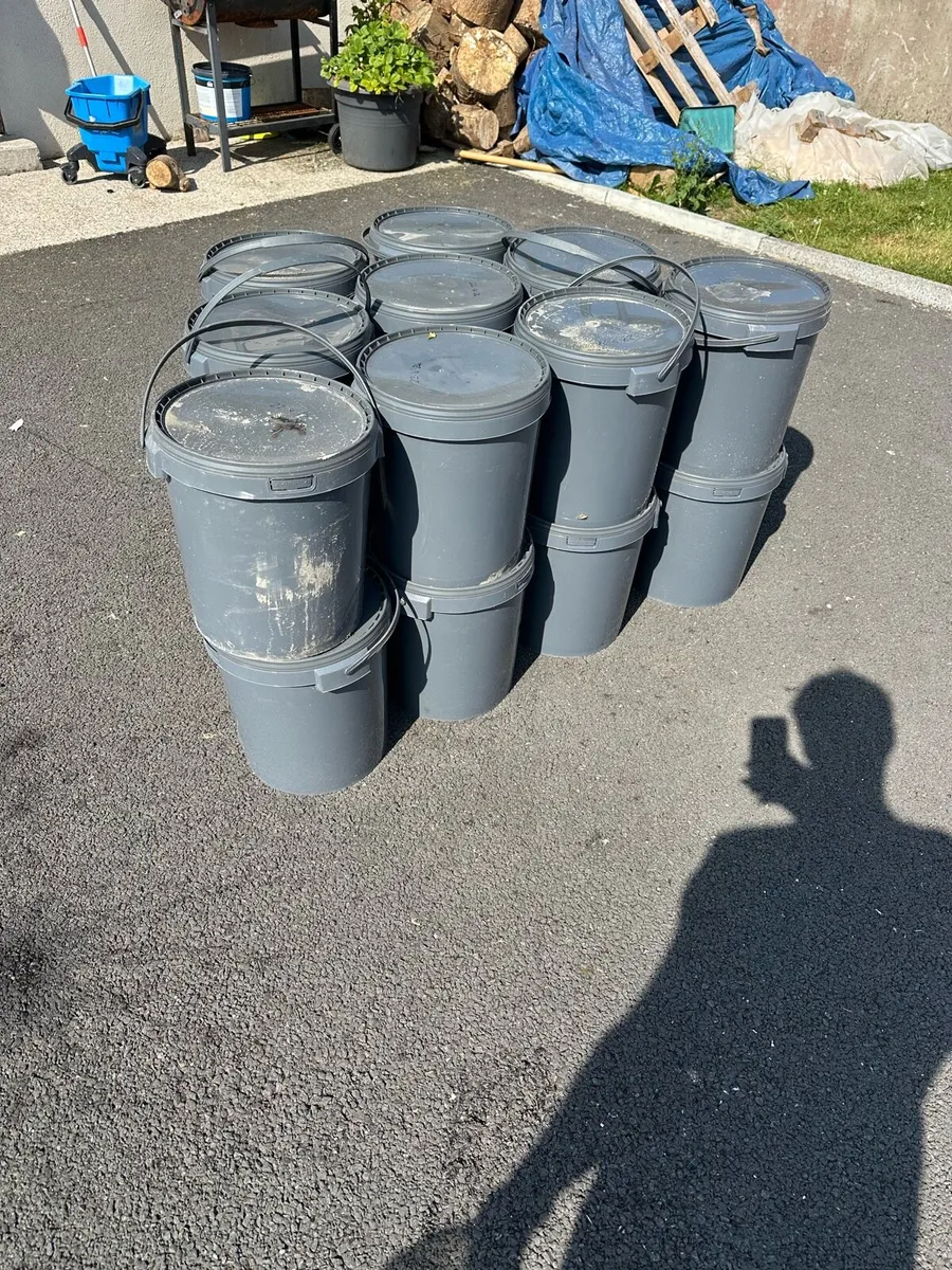 Tarmac sealer - Image 2