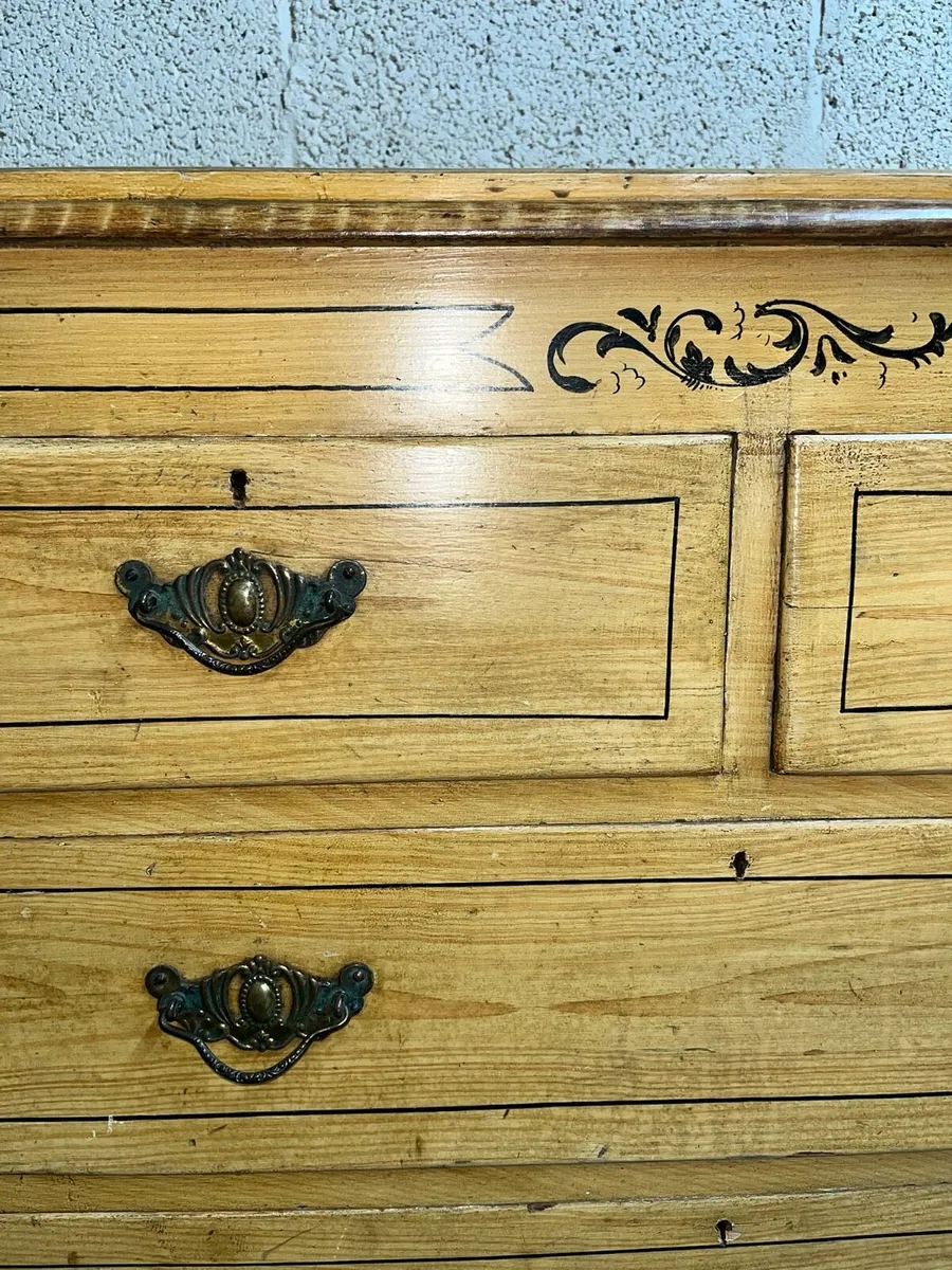 Antique pine painted chest of 2over 3 drawers - Image 2