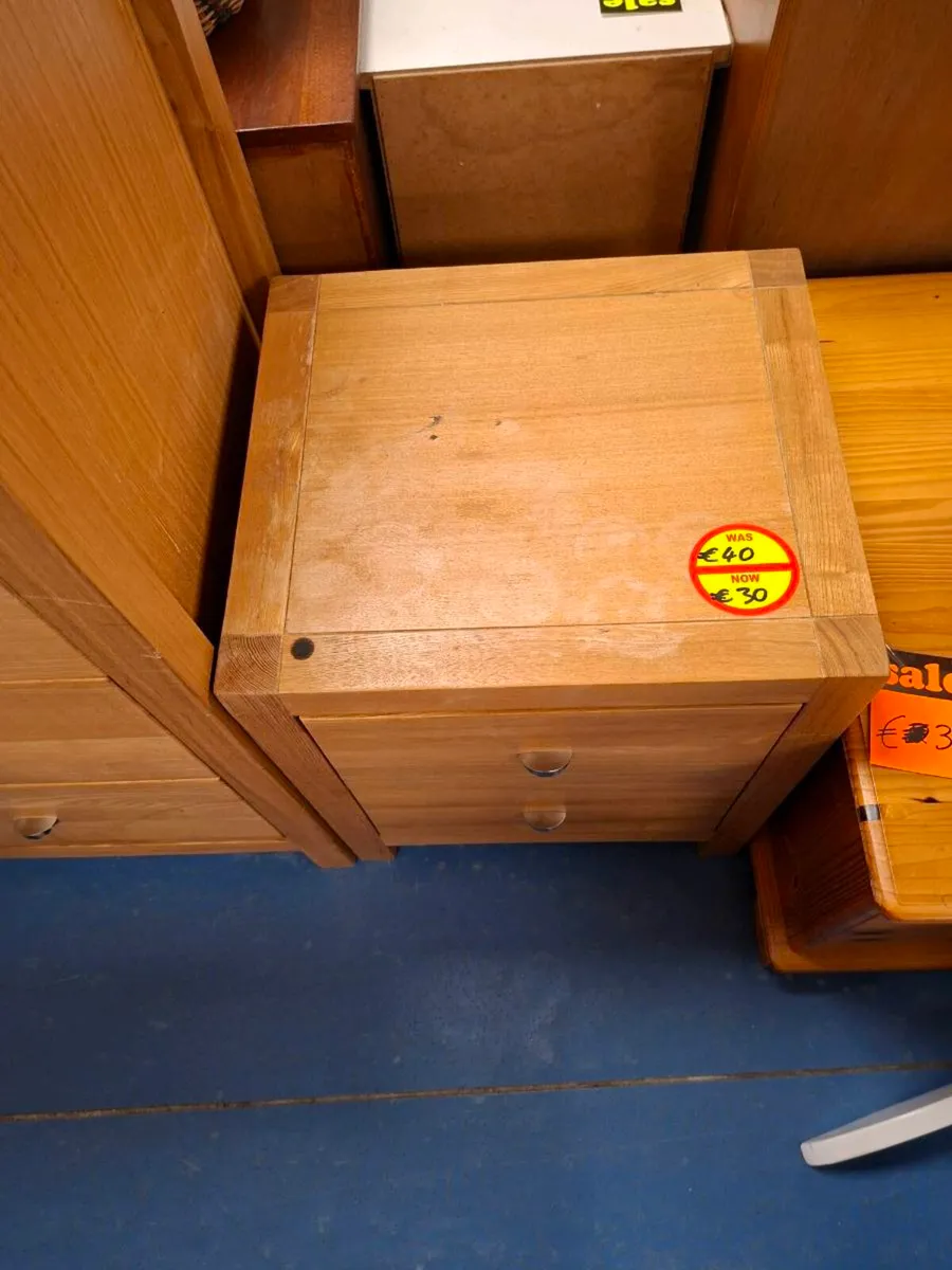 Bedside Lockers x 2 - Image 2