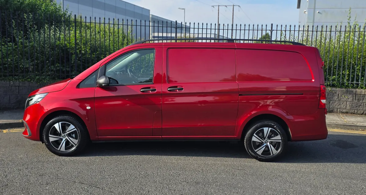 2026 Vito 119 Select - Hyacinth Red Metallic - Image 4