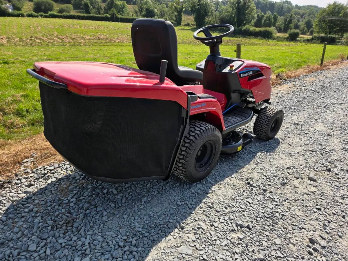 Mountfield freedom 30E ride on mower - Image 3