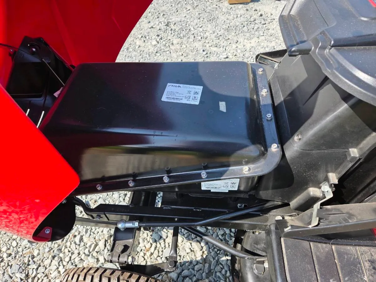 Mountfield freedom 30E ride on mower - Image 4