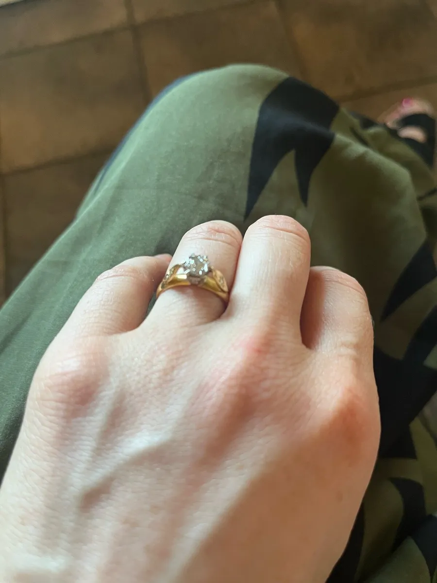 Engagement ring - Image 1