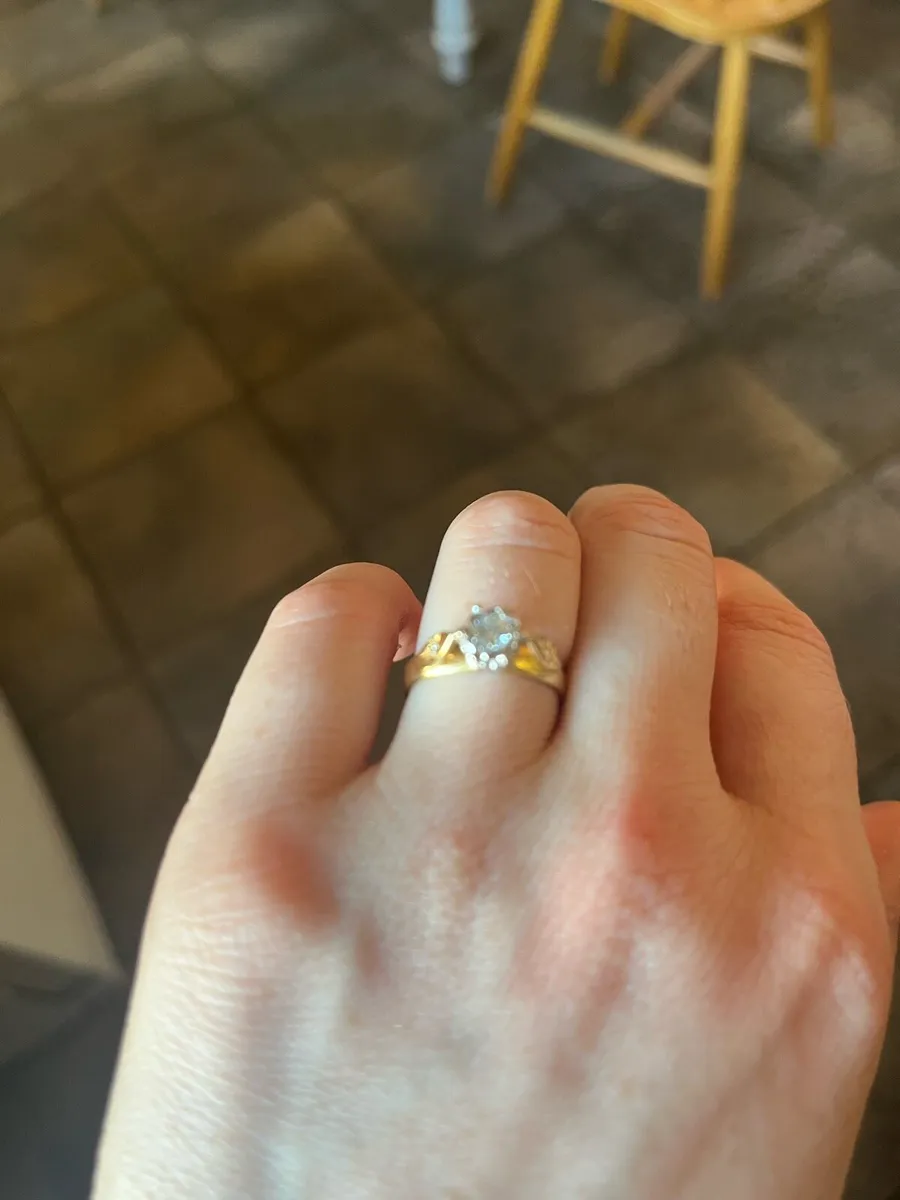 Engagement ring - Image 4