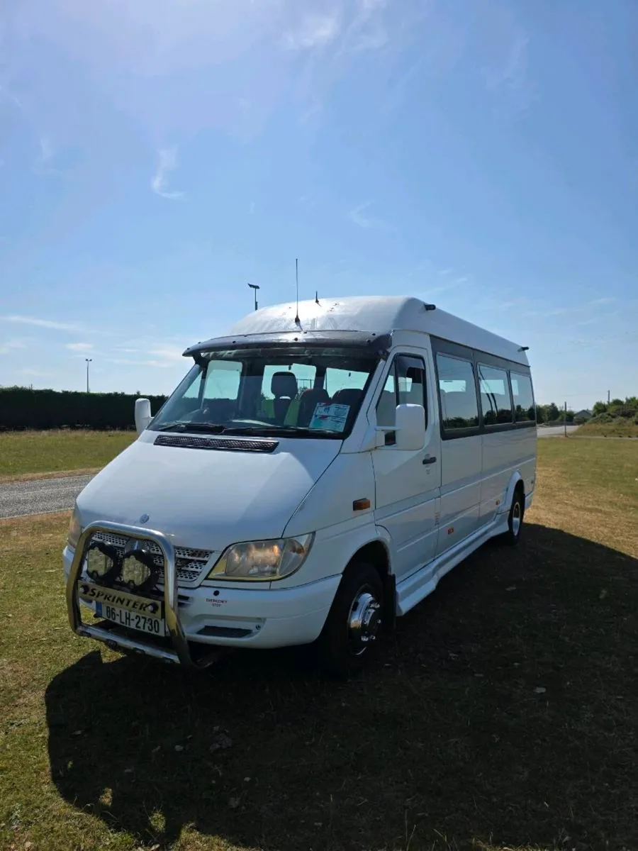 Bus - Image 2
